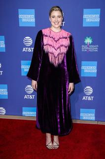 Greta Gerwig feet photo thumbnail