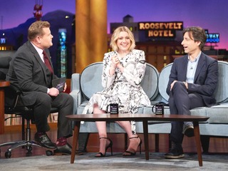 Greta Gerwig feet photo thumbnail