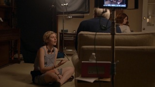 Greta Gerwig feet photo thumbnail