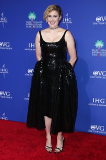 Greta Gerwig feet photo thumbnail