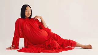 Greta Lee feet photo thumbnail