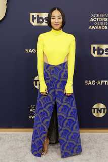 Greta Lee feet photo thumbnail