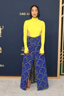 Greta Lee feet photo thumbnail