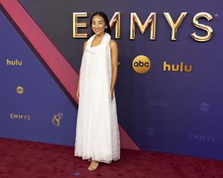 Greta Lee feet photo thumbnail