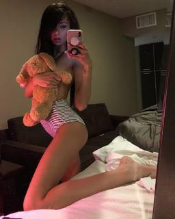Greta Menchi feet photo 17