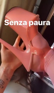 Greta Menchi feet photo 15