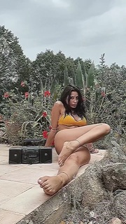 Greta Menchi feet photo 4