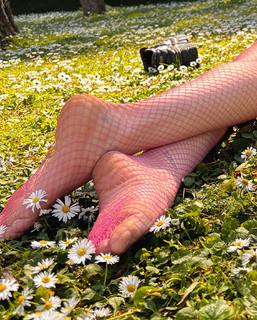 Greta Menchi feet photo 9