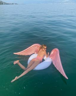Greta Menchi feet photo 16