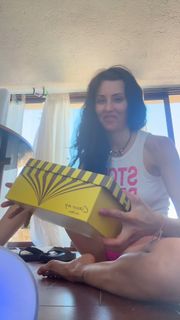 Greta Menchi feet photo 5
