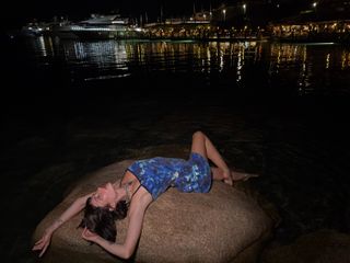 Greta Menchi feet photo 8