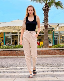 Greta Ray feet photo thumbnail