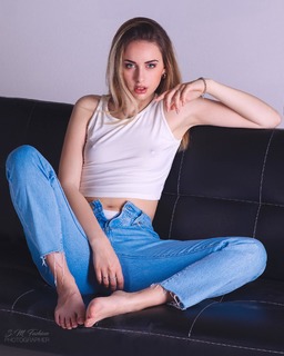 Greta Ray feet photo thumbnail