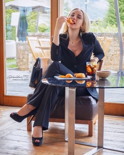 Greta Ray feet photo thumbnail