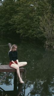 Greta Ray feet photo thumbnail