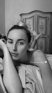 Greta Ray feet photo thumbnail