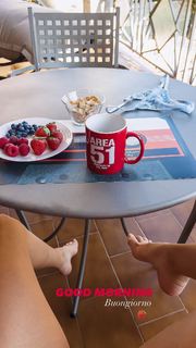 Greta Ray feet photo thumbnail