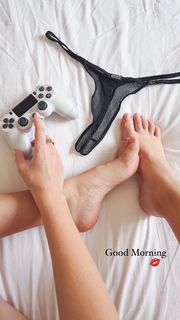 Greta Ray feet photo thumbnail