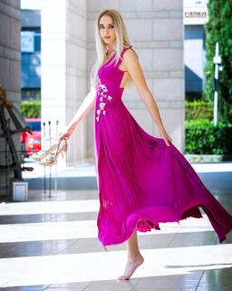 Greta Ray feet photo thumbnail