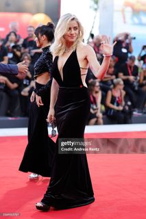 Greta Scarano feet photo 6