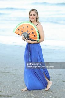 Greta Scarano feet photo 2