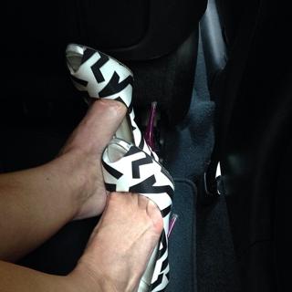 Gretchen Carlson feet photo thumbnail