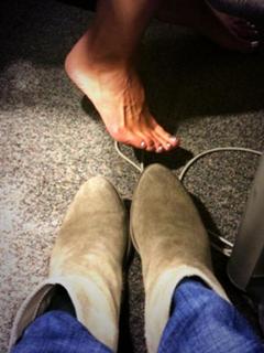 Gretchen Carlson feet photo thumbnail