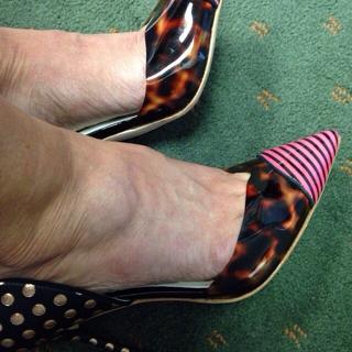 Gretchen Carlson feet photo thumbnail