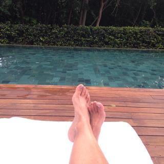 Gretchen Carlson feet photo thumbnail