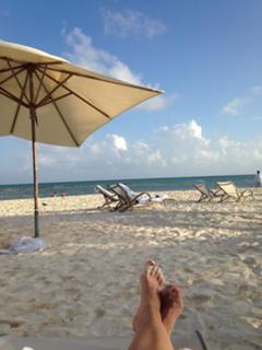 Gretchen Carlson feet photo thumbnail