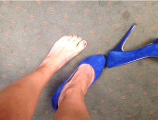 Gretchen Carlson feet photo thumbnail