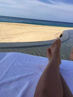 Gretchen Carlson feet photo thumbnail