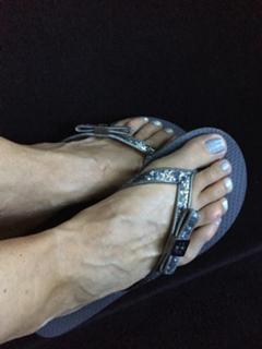 Gretchen Carlson feet photo thumbnail