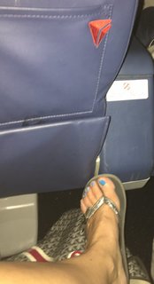 Gretchen Carlson feet photo thumbnail