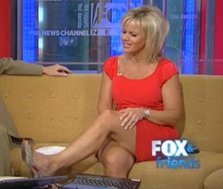 Gretchen Carlson feet photo thumbnail
