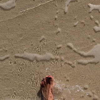 Gretchen Carlson feet photo thumbnail