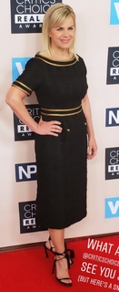 Gretchen Carlson feet photo thumbnail