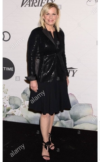 Gretchen Carlson feet photo thumbnail