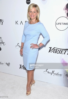 Gretchen Carlson feet photo thumbnail