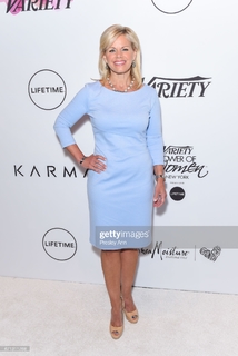 Gretchen Carlson feet photo thumbnail