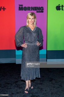 Gretchen Carlson feet photo thumbnail