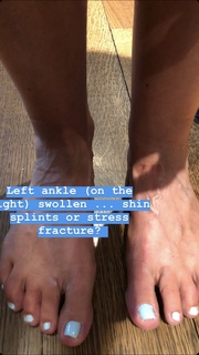 Gretchen Carlson feet photo thumbnail