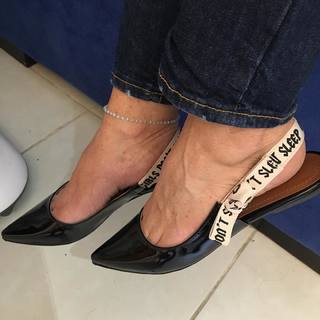 Gretchen feet photo 4