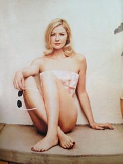 Gretchen Mol feet photo thumbnail