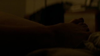 Gretchen Mol feet photo thumbnail