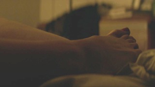 Gretchen Mol feet photo thumbnail