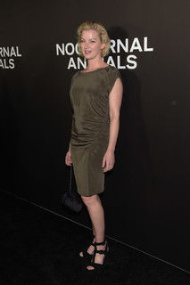 Gretchen Mol feet photo thumbnail