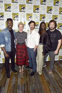 Gretchen Mol feet photo thumbnail