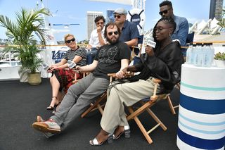 Gretchen Mol feet photo thumbnail