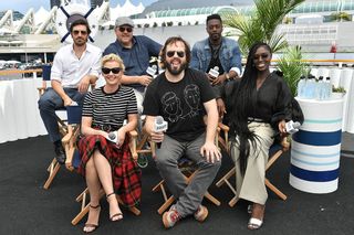 Gretchen Mol feet photo thumbnail